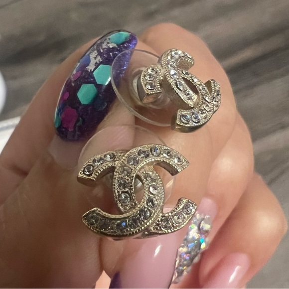 CHANEL Classic Mini CC Gold Stud Earrings - Picture 11 of 11